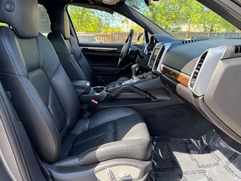 Used 2012 Porsche Cayenne AWD/4WD image 28
