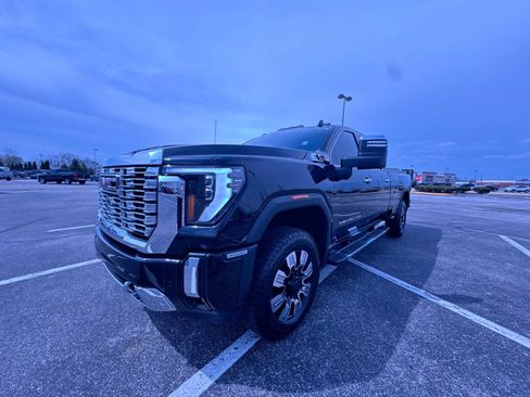 Used 2024 GMC Sierra 3500 Denali w/ Denali Reserve Package AWD/4WD image 38