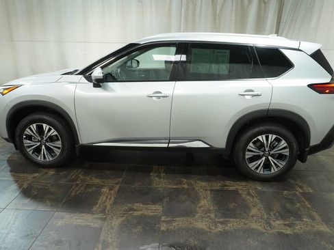 Used 2021 Nissan Rogue SV w/ Premium Package AWD/4WD image 8