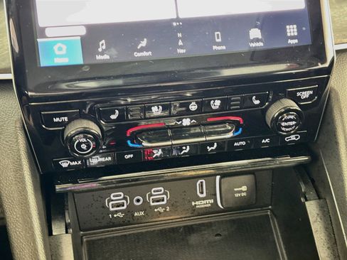 Used 2023 Jeep Grand Cherokee 30th Anniversary image 20