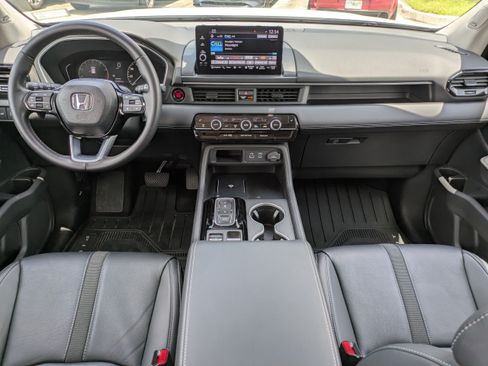 Used 2023 Honda Pilot Touring image 15