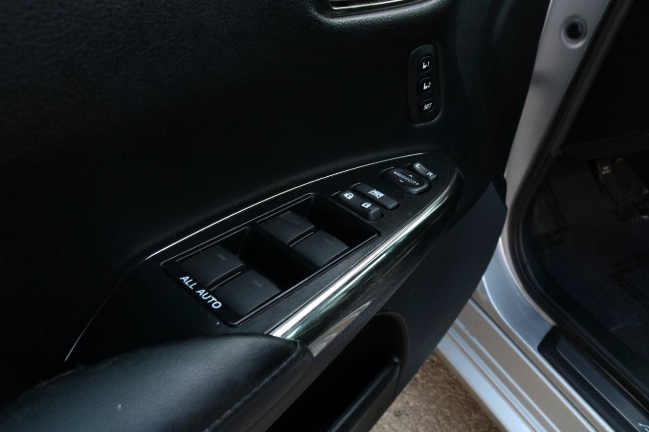 Used 2013 Toyota Avalon Limited FWD image 15