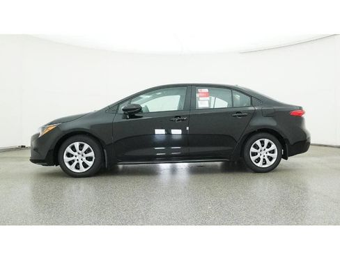 Used 2025 Toyota Corolla LE FWD image 24