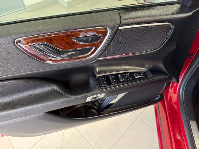 Used 2020 Lincoln Continental FWD image 12