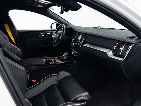 Used 2024 Volvo V60 T8 Polestar image 26