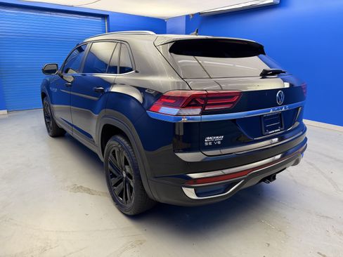 Used 2023 Volkswagen Atlas Cross Sport SE FWD image 5
