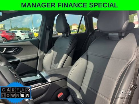 Used 2025 Mercedes-Benz GLC 300 4MATIC image 22