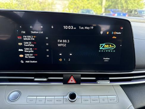 Used 2024 Hyundai Elantra Limited FWD image 31