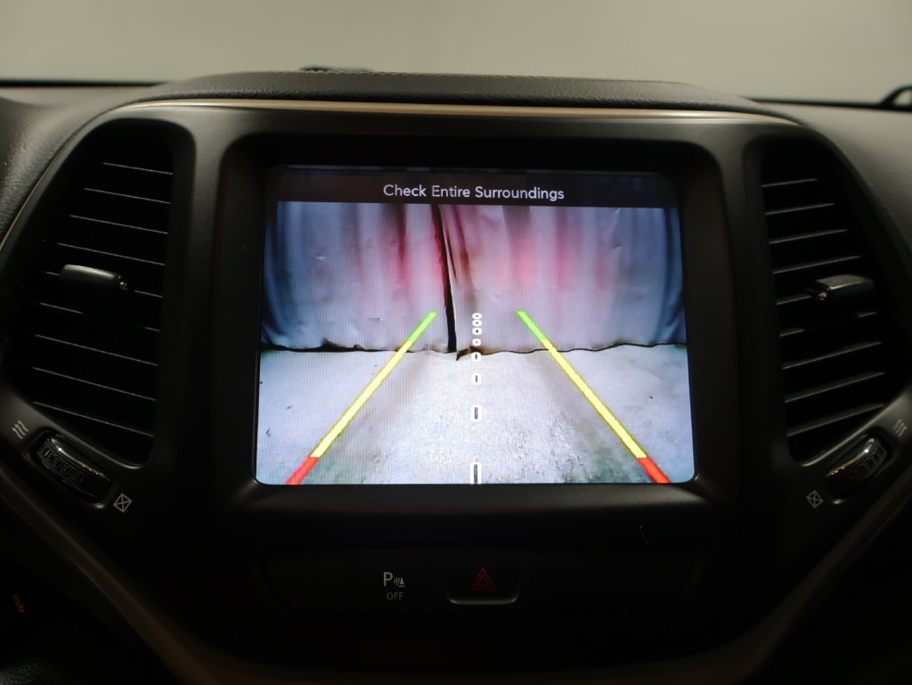 Used 2018 Jeep Cherokee Limited w/ Trailer Tow Group AWD/4WD image 29