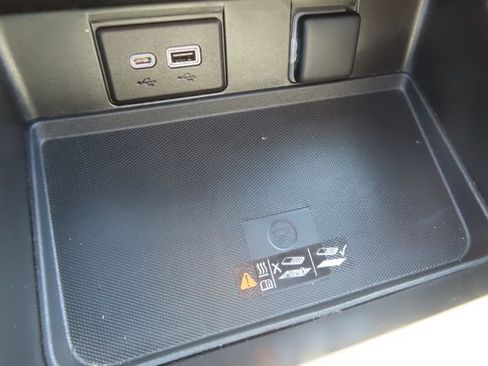 Used 2023 GMC Yukon AT4 w/ AT4 Premium Package AWD/4WD image 35