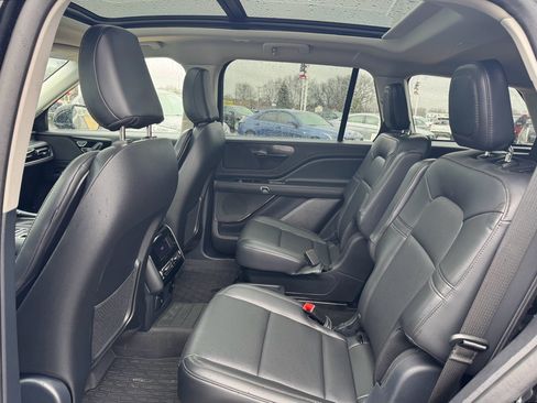 Used 2025 Lincoln Aviator Premiere AWD image 23