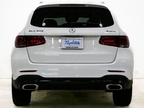 Used 2022 Mercedes-Benz GLC 300 4MATIC w/ AMG Line image 9
