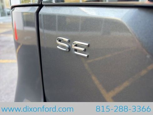 Used 2025 Volkswagen Atlas SE image 27