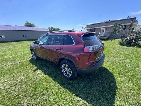 Used 2019 Jeep Cherokee Latitude Plus w/ Comfort/Convenience Group AWD/4WD image 10