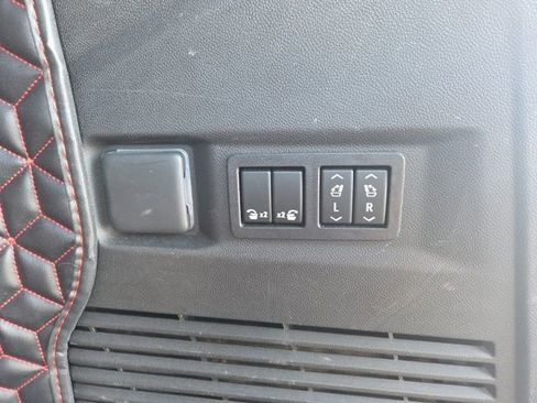 Used 2022 Chevrolet Tahoe Z71 w/ Z71 Off-Road Package image 10