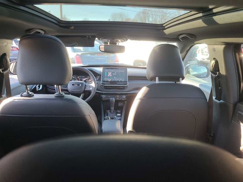 New 2024 Jeep Compass Trailhawk w/ Sun and Sound Group AWD/4WD image 9