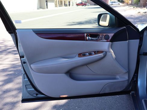 Used 2004 Lexus ES 330 image 23