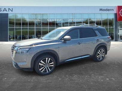 Used 2025 Nissan Pathfinder Platinum w/ Cargo Package