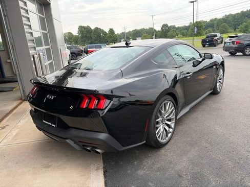 Used 2025 Ford Mustang GT Premium RWD image 3