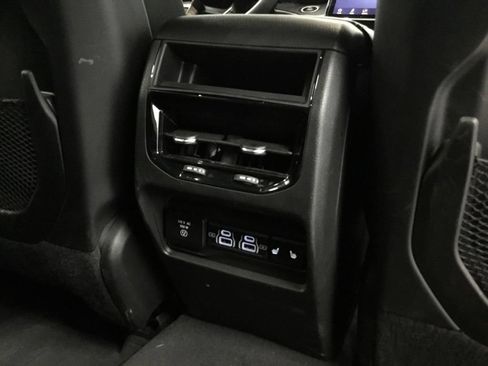 Used 2023 Jeep Grand Cherokee Limited w/ Luxury Tech Group II AWD/4WD image 21