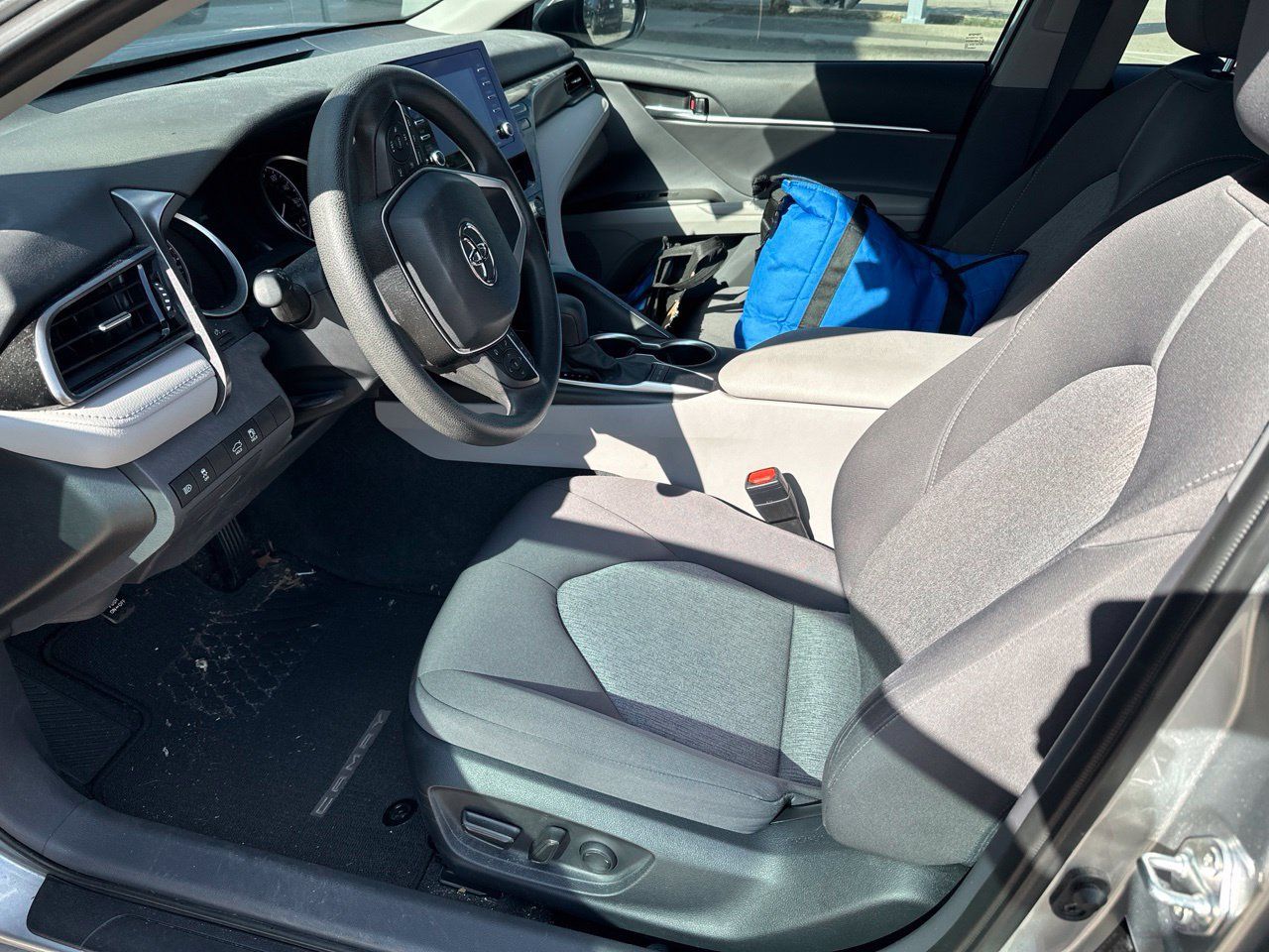 Used 2023 Toyota Camry LE FWD image 3