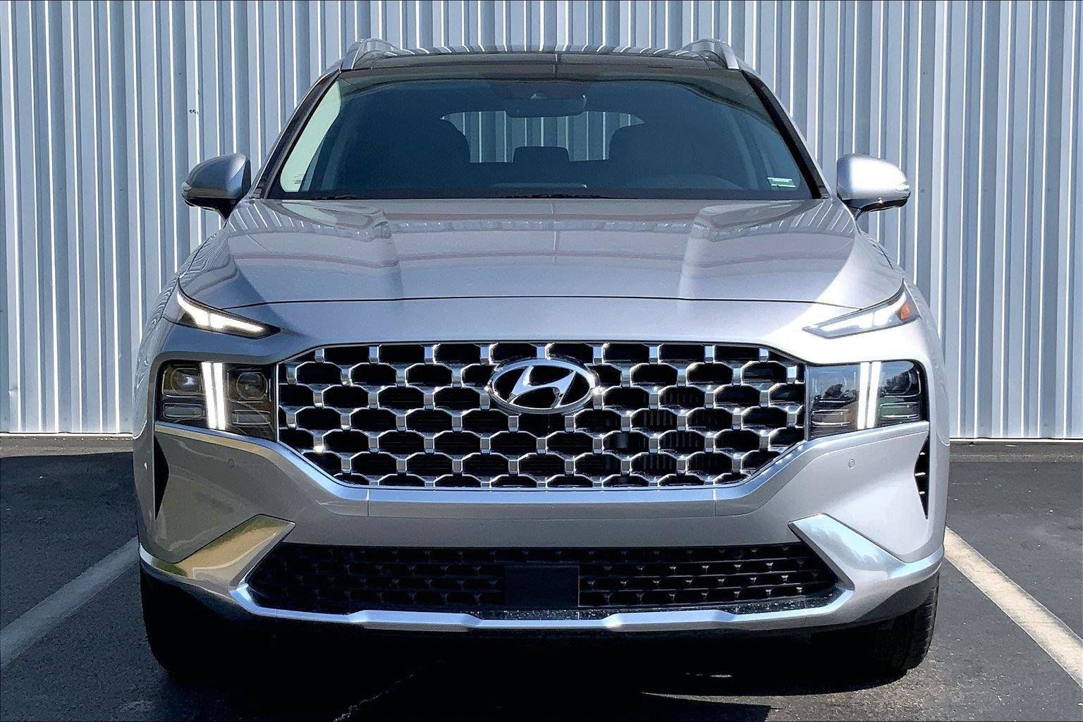 Used 2023 Hyundai Santa Fe Limited w/ Cargo Package AWD/4WD image 3