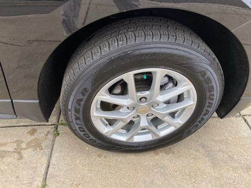 Used 2023 Chevrolet Equinox LT image 31