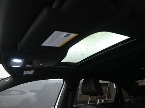 Used 2022 Volkswagen Passat 2.0T R-Line image 11