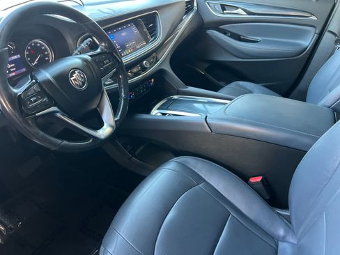 Used 2022 Buick Enclave Essence image 7