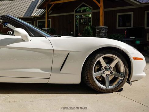 Used 2005 Chevrolet Corvette Convertible w/ Preferred Equipment Group RWD image 11