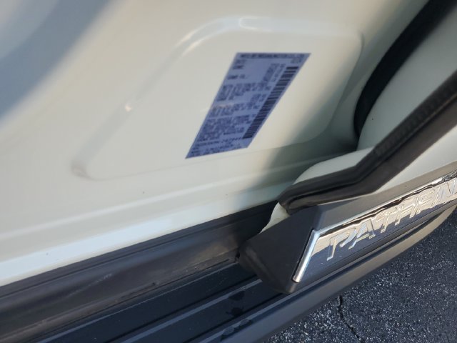 Used 2024 Nissan Pathfinder Platinum AWD/4WD image 23