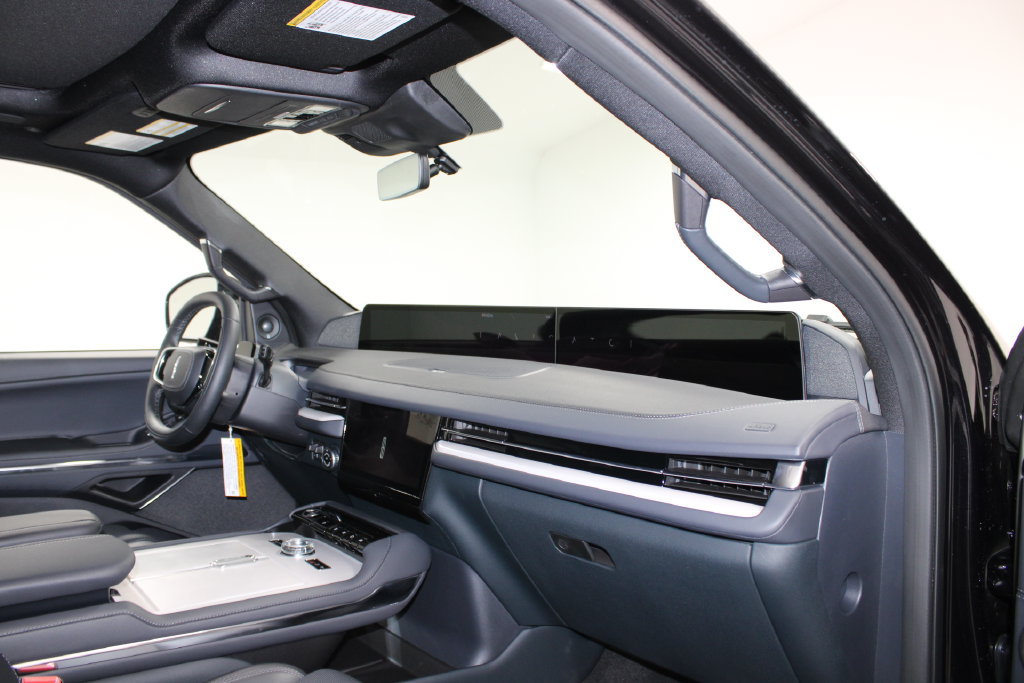 New 2027 Lincoln Navigator Reserve w/ Jet Appearance Package AWD/4WD image 32