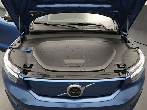 Used 2021 Volvo XC40 P8 Recharge w/ Advanced Package image 33