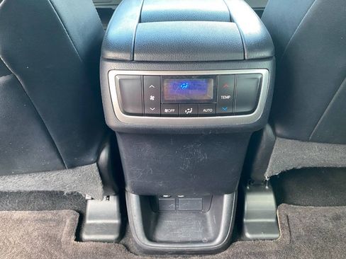 Used 2016 Toyota Highlander Plus AWD/4WD image 26