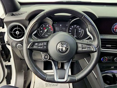 Used 2023 Alfa Romeo Stelvio Sprint image 14