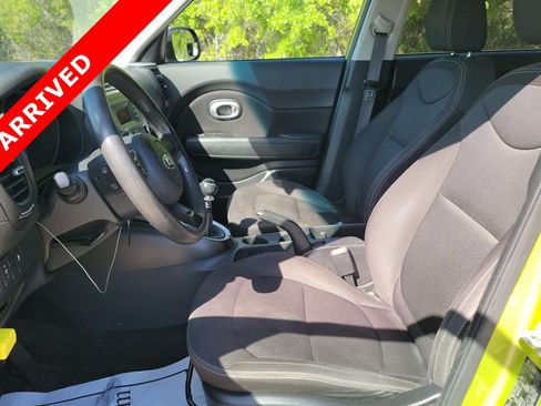 Used 2016 Kia Soul FWD image 6