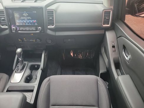 Used 2022 Nissan Frontier SV image 17