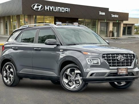 New 2026 Hyundai Venue SEL FWD image 2