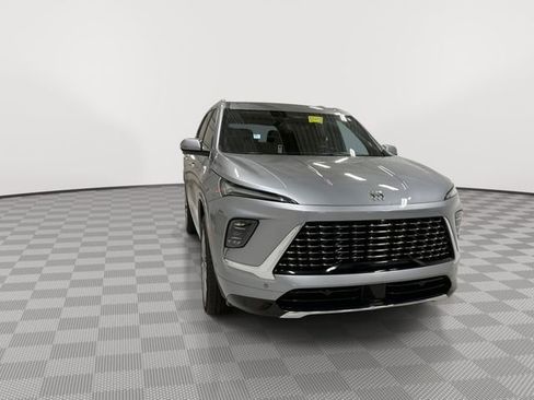 Certified 2025 Buick Enclave Avenir w/ Super Cruise Package image 2