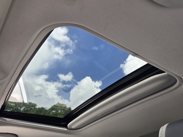Used 2022 Toyota RAV4 XLE Premium FWD image 21