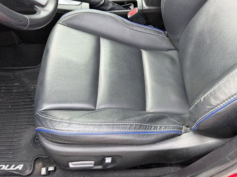 Used 2018 Toyota Corolla XSE image 17