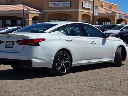 Used 2023 Nissan Altima 2.5 SR w/ SR Premium Package FWD image 4