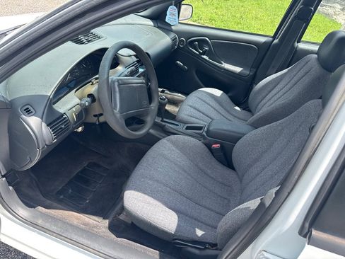 Used 2000 Chevrolet Cavalier Sedan FWD image 21