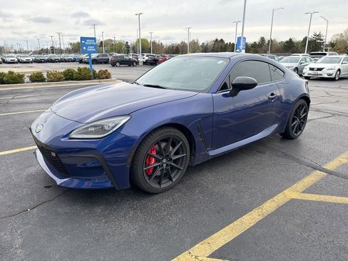 Used 2025 Toyota GR86 Premium w/ Performance Package image 4