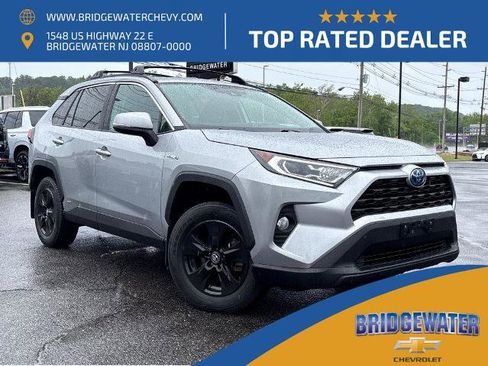 Used 2020 Toyota RAV4 XLE w/ Convenience Package AWD/4WD image 1