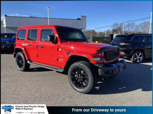 Certified 2024 Jeep Wrangler Sahara w/ Technology Group image 1
