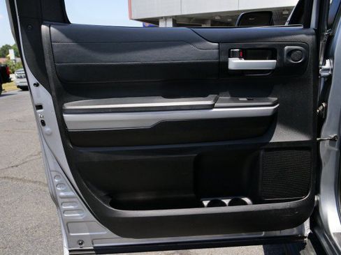 Used 2019 Toyota Tundra Limited w/ Limited Premium Package AWD/4WD image 32