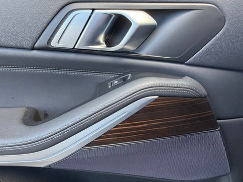 Used 2023 BMW X5 xDrive45e image 31