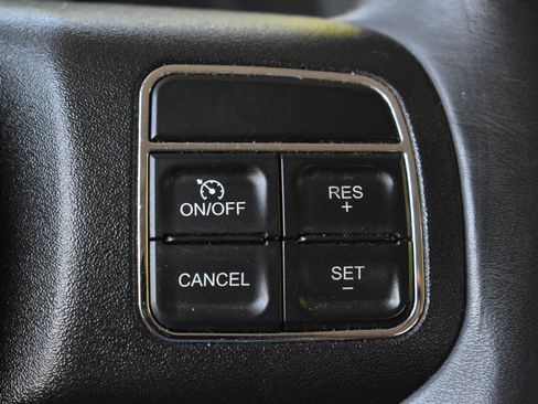 Used 2017 Jeep Patriot Latitude AWD/4WD image 18