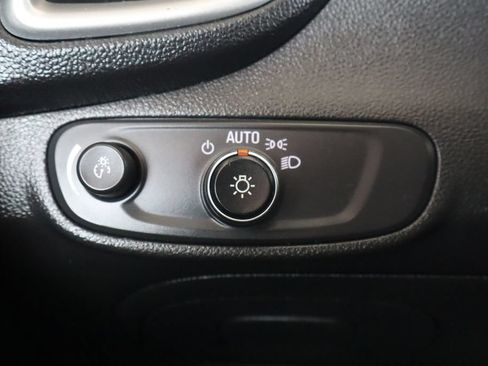 Used 2021 Chevrolet Trax LT w/ Midnight Edition FWD image 21